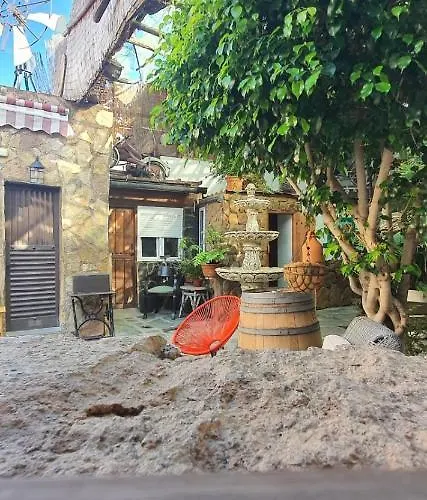 La Piedra Viva , Siete Hermanos Gasthuis