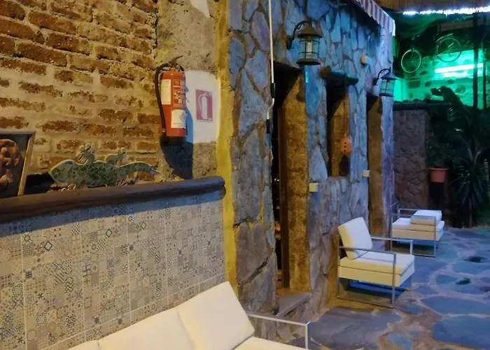 La Piedra Viva , Siete Hermanos Gasthuis
